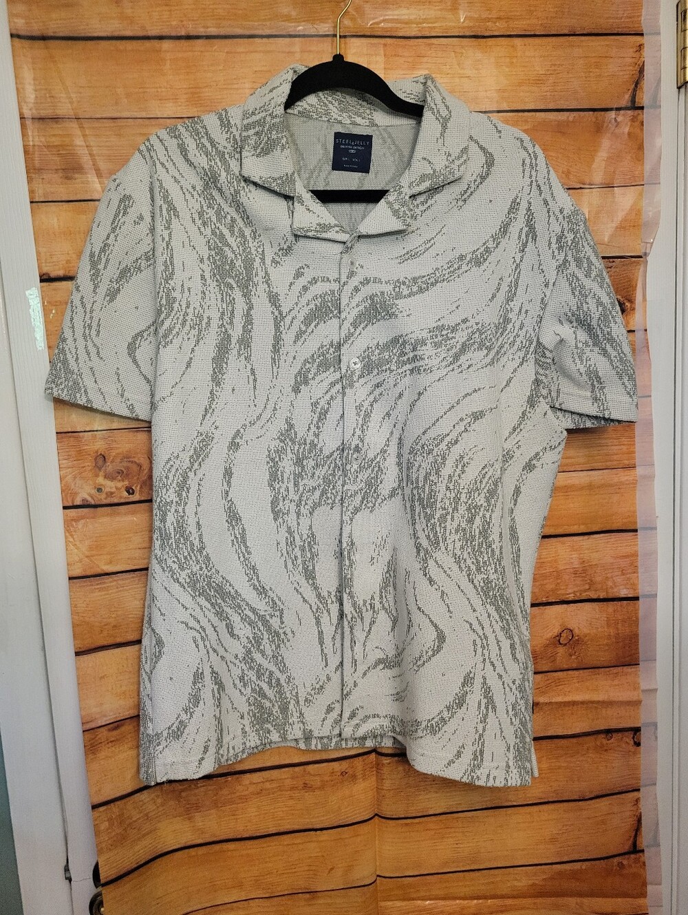 Men's Short Sleeve Button-Down Shirt in Cream and Gray Swirl L